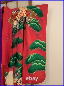 Vintage IRO UCHIKAKE Japanese Handmade Red Wedding Kimono Silk Embroidered